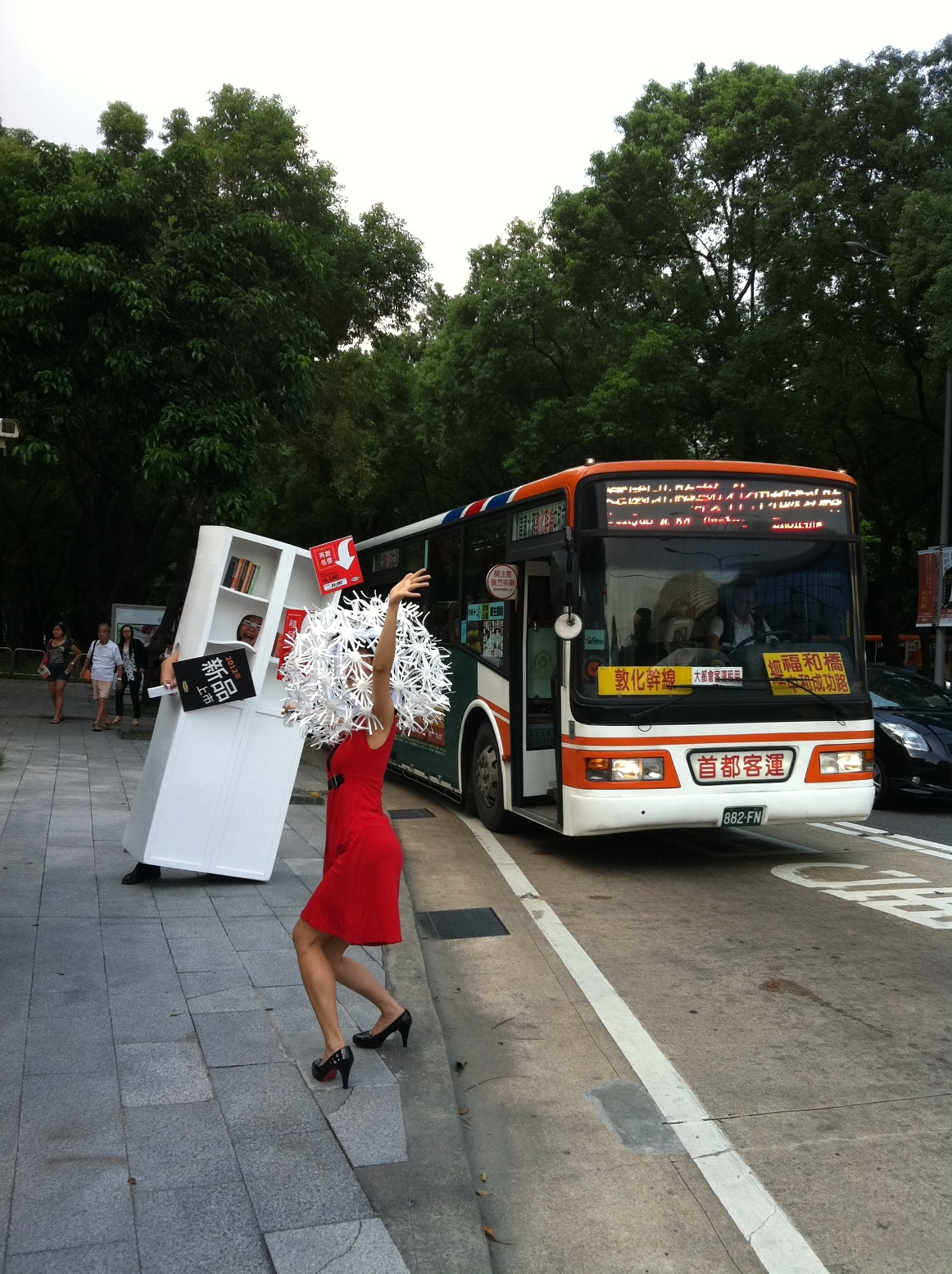 家具品牌IKEA為慶祝 8/16 新品上市,IKEA的6組家具人